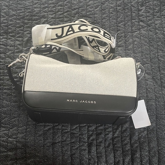 Marc Jacobs Black and Cream Shoulder Bag - Picture 7 of 8